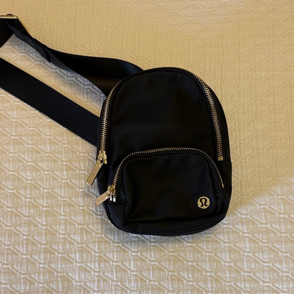 lululemon athletica Handbags - lululemon athletica Black Cross Body Bag